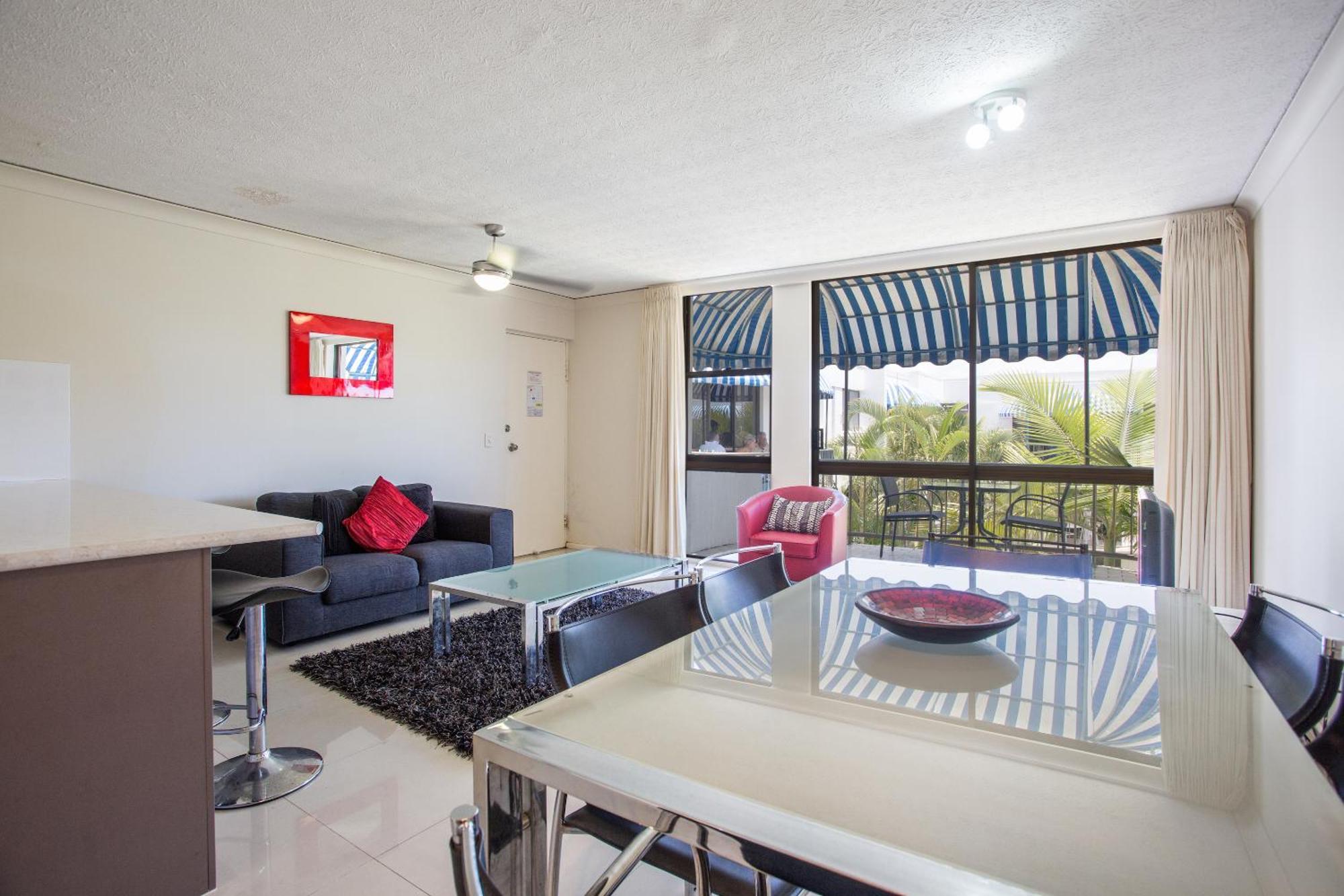 Headland Tropicana Resort Alexandra Headland Room photo